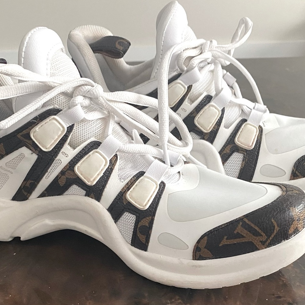 AUTHENTIC!! Louis Vuitton LV Archlight Sneaker